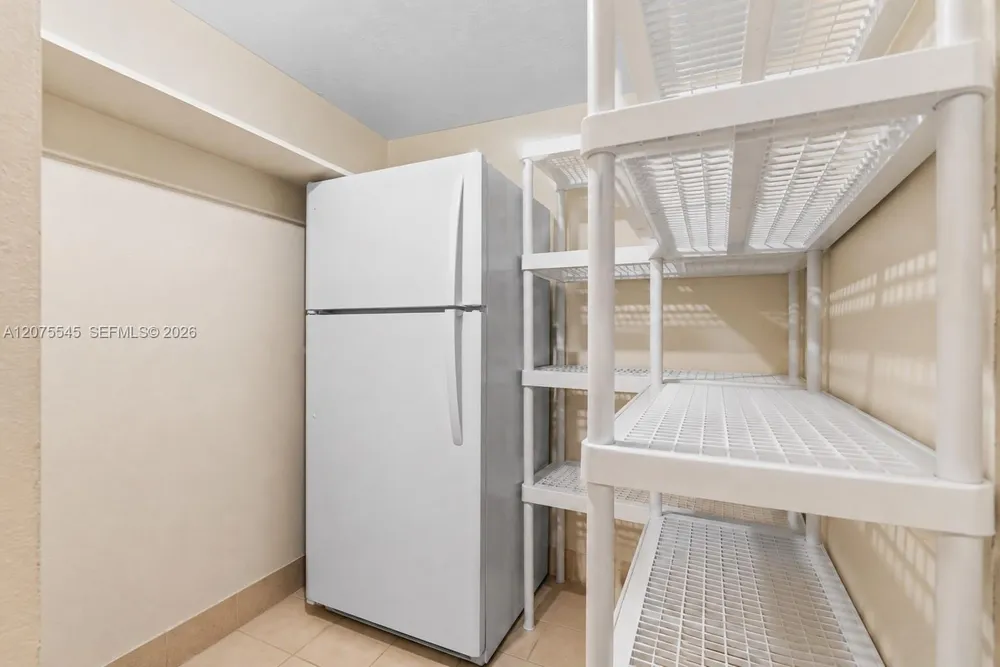 5001 Collins Ave, Miami Beach, FL 33140