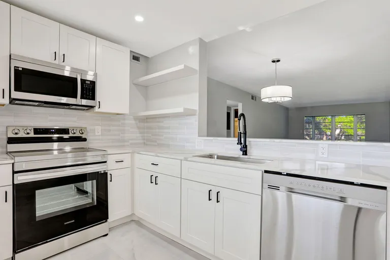2202 Lucaya Bend, Coconut Creek, FL 33066