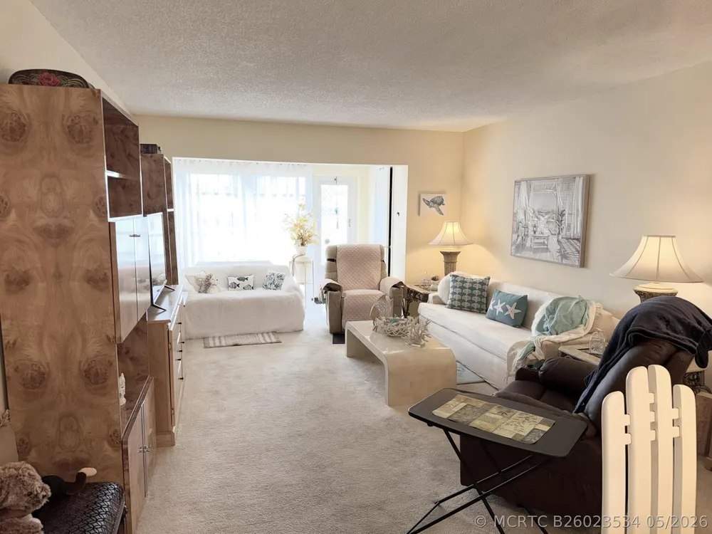 1030 Silk Oak Terrace, Delray Beach, FL 33445