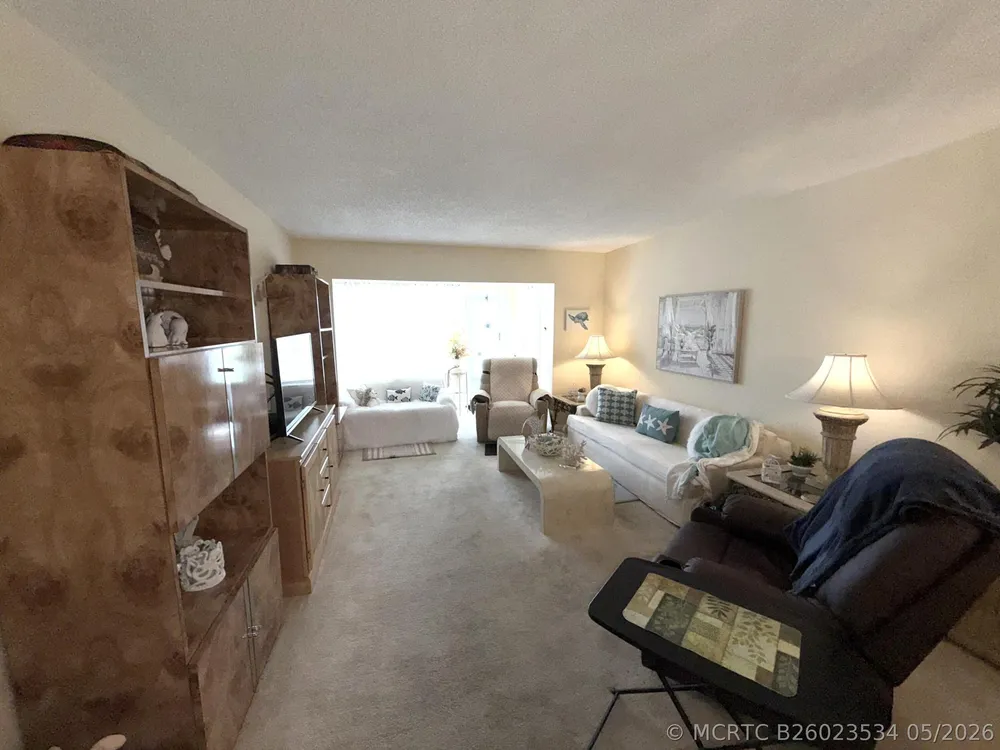 1030 Silk Oak Terrace, Delray Beach, FL 33445