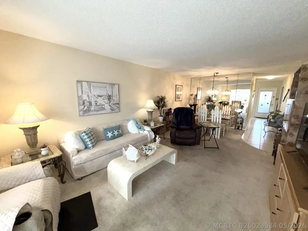 1030 Silk Oak Terrace, Delray Beach, FL 33445