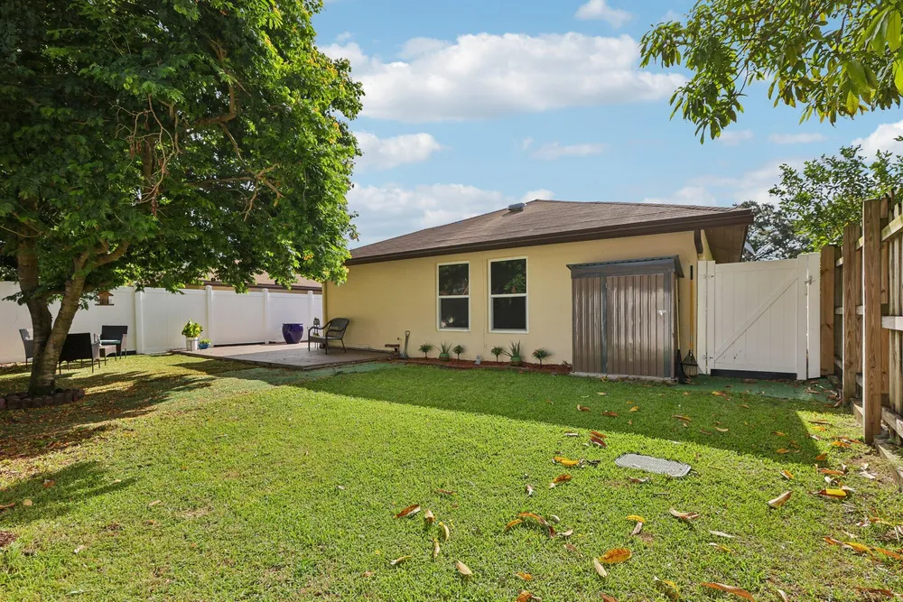 2075 SW 72nd Ave, Davie, FL 33317