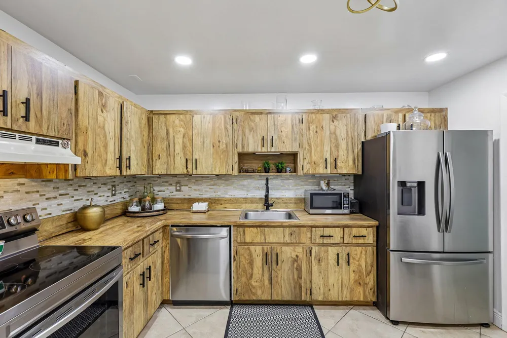 2075 SW 72nd Ave, Davie, FL 33317