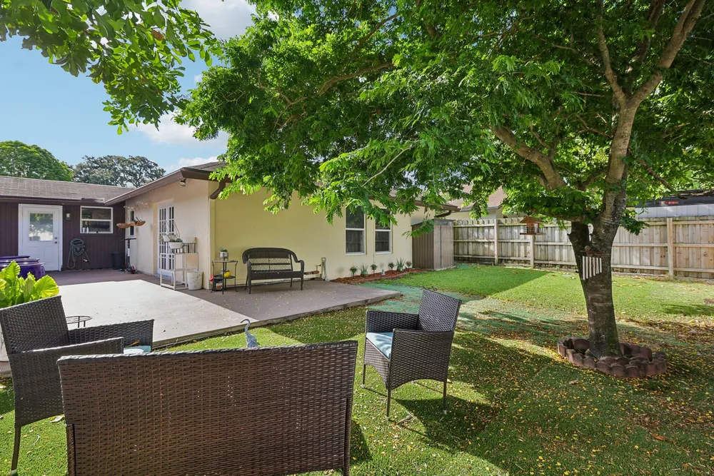 2075 SW 72nd Ave, Davie, FL 33317