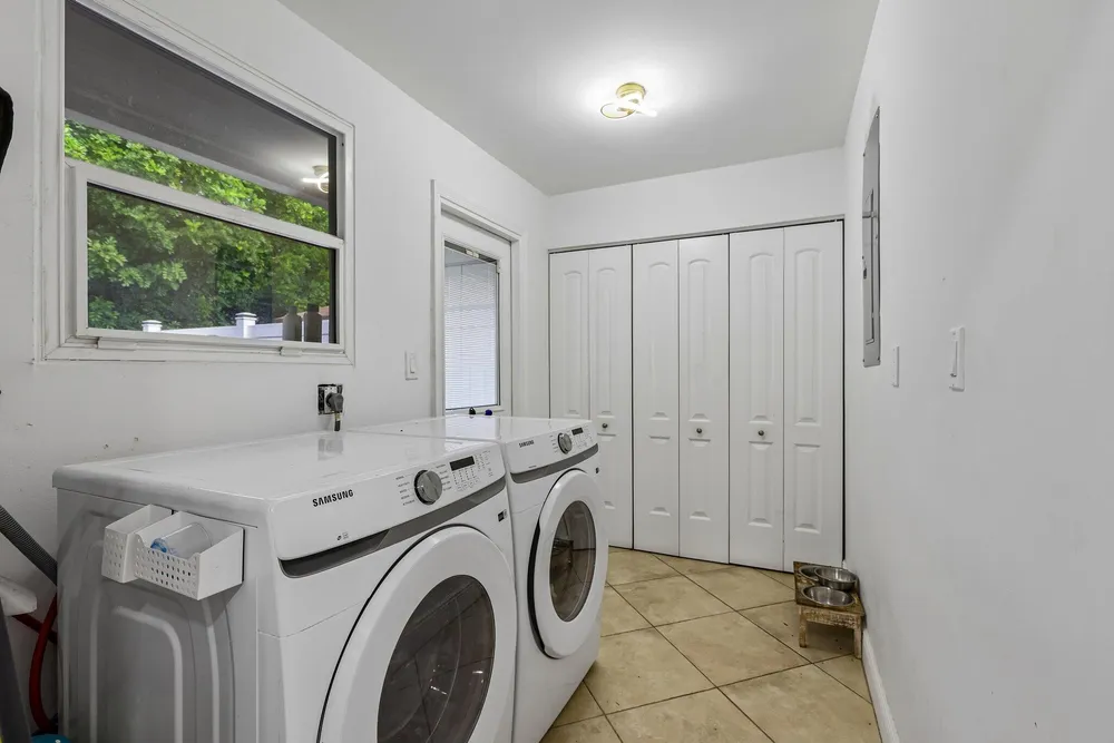 2075 SW 72nd Ave, Davie, FL 33317