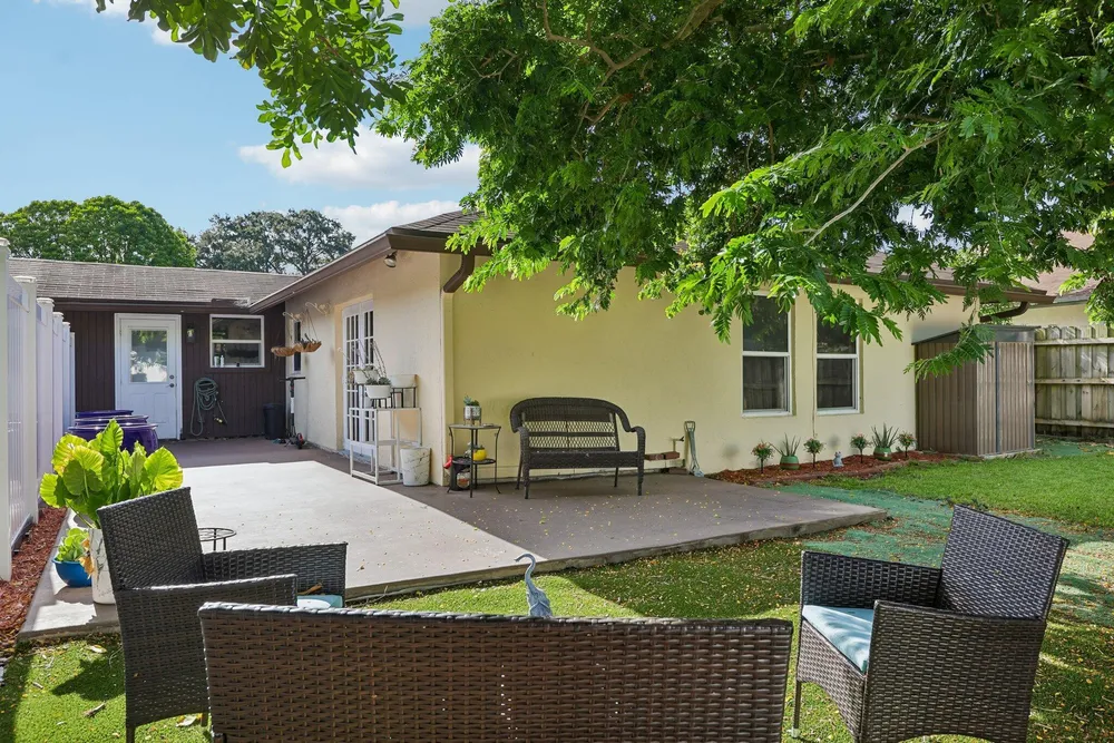 2075 SW 72nd Ave, Davie, FL 33317