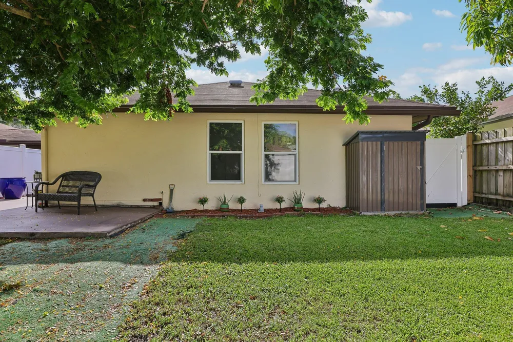 2075 SW 72nd Ave, Davie, FL 33317