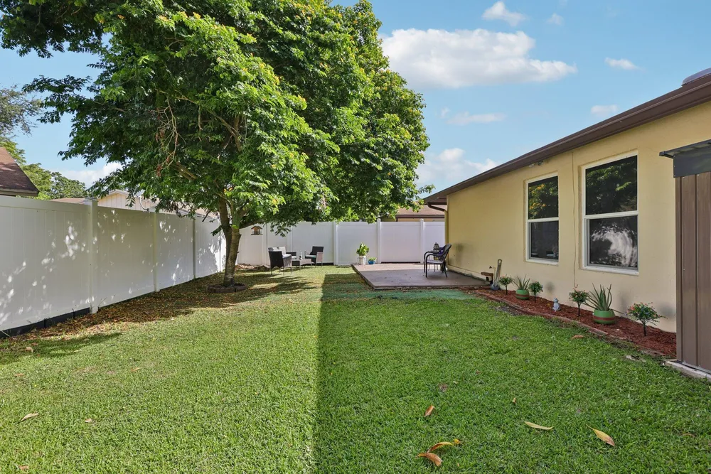 2075 SW 72nd Ave, Davie, FL 33317