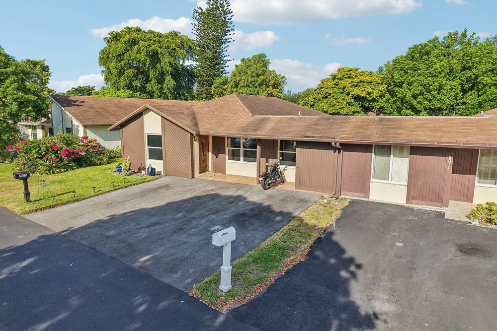 2075 SW 72nd Ave, Davie, FL 33317