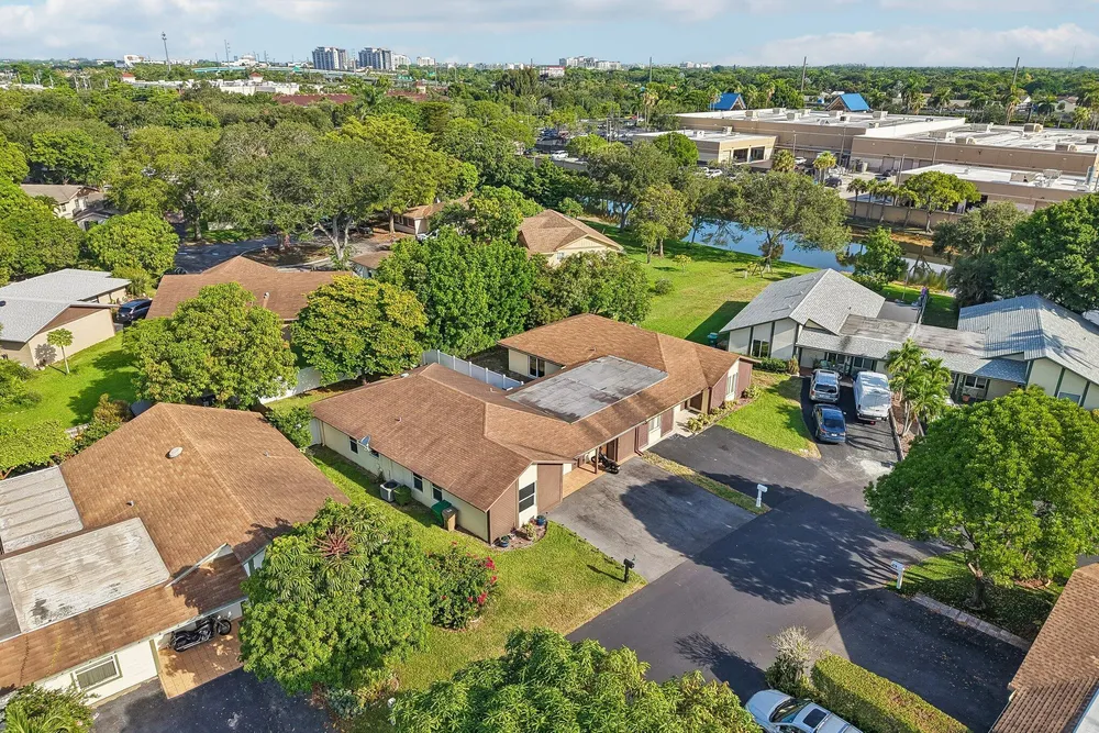 2075 SW 72nd Ave, Davie, FL 33317