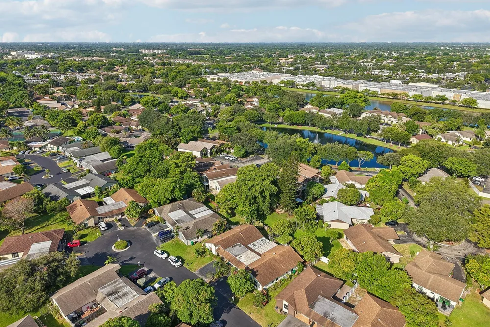 2075 SW 72nd Ave, Davie, FL 33317