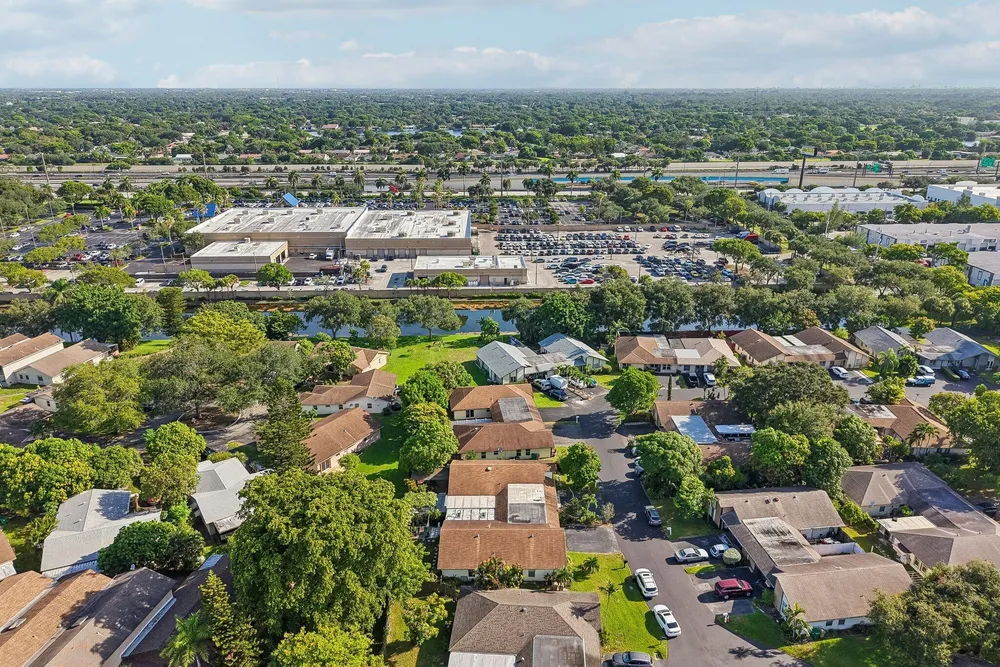 2075 SW 72nd Ave, Davie, FL 33317
