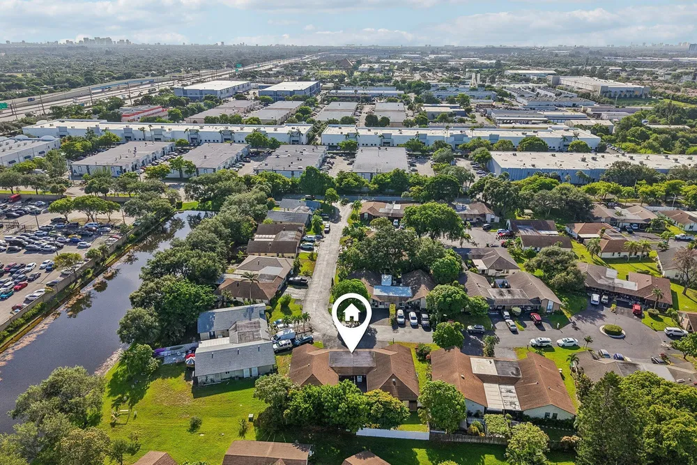2075 SW 72nd Ave, Davie, FL 33317