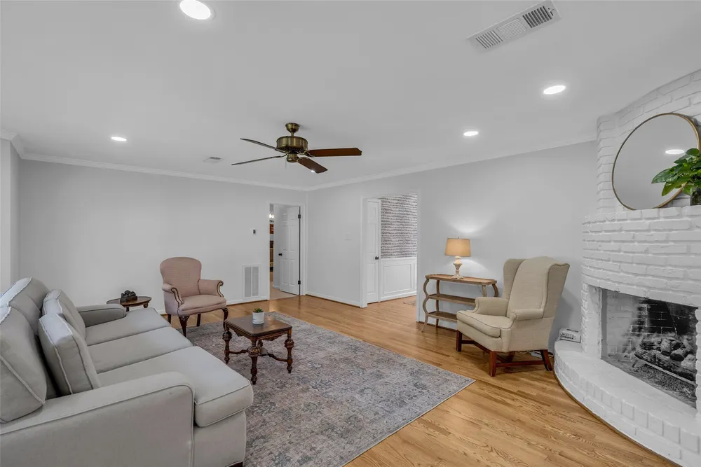 2526 Teague Rd, Houston, TX 77080-3832