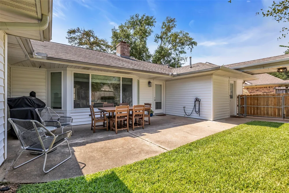 2526 Teague Rd, Houston, TX 77080-3832