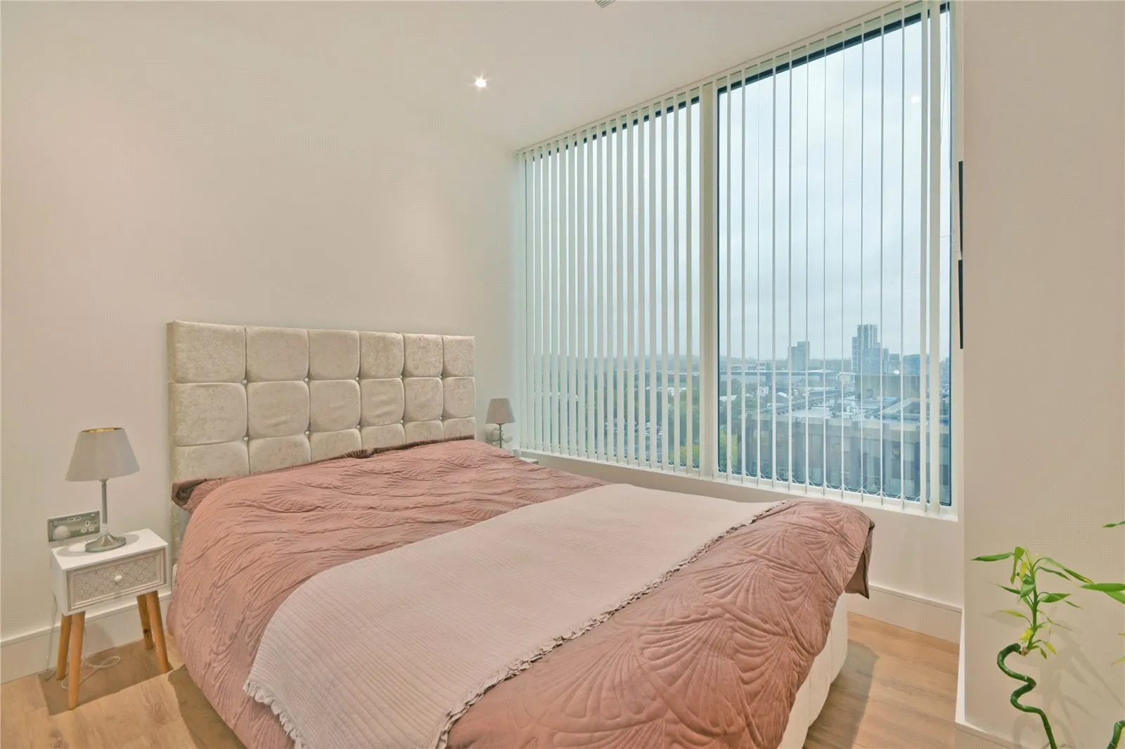 West Gate, Ealing, London, W5