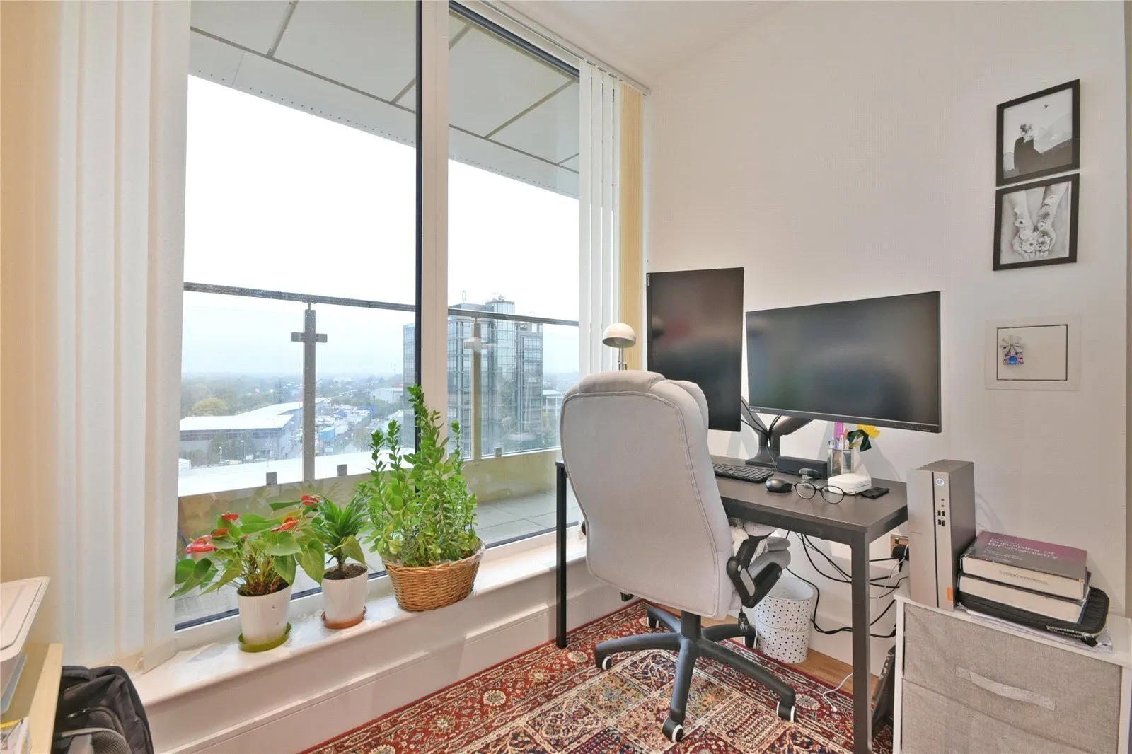 West Gate, Ealing, London, W5