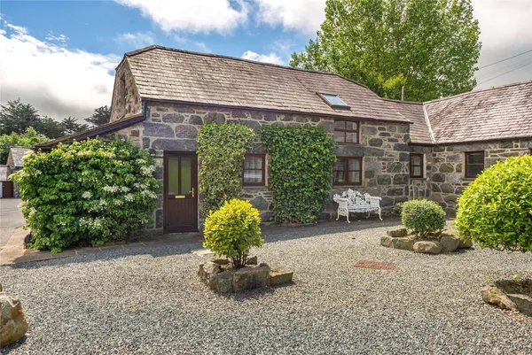 Gwern Borter Manor, Rowen, Conwy, LL32