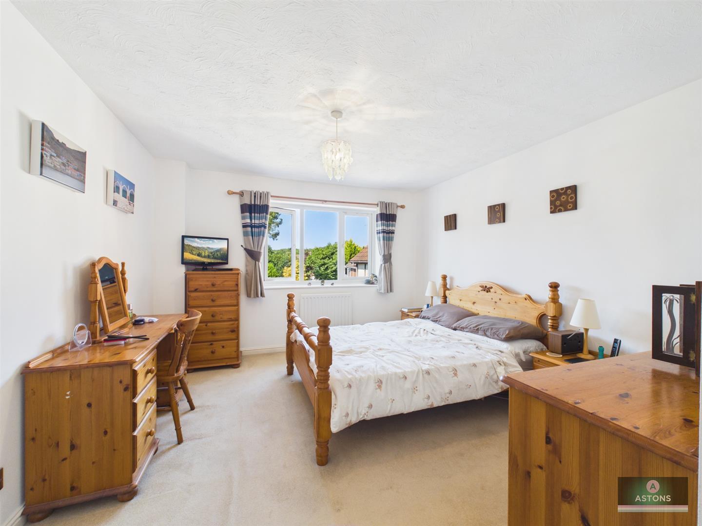 Moorland Road, Maidenbower Image 17