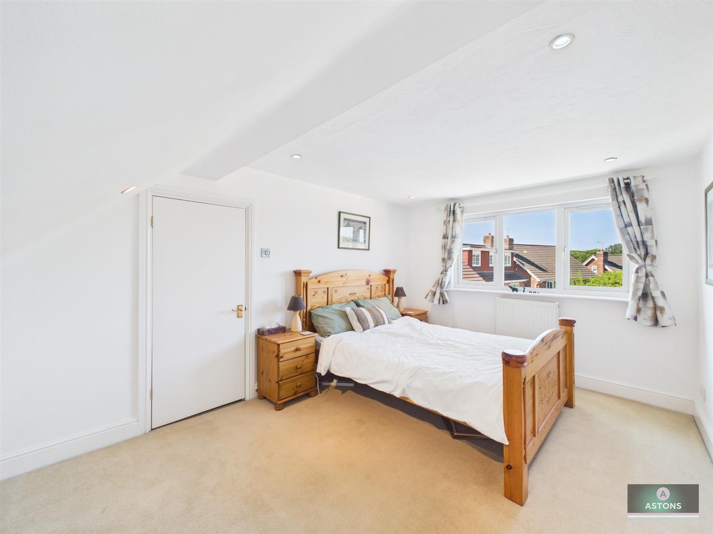Moorland Road, Maidenbower Image 25