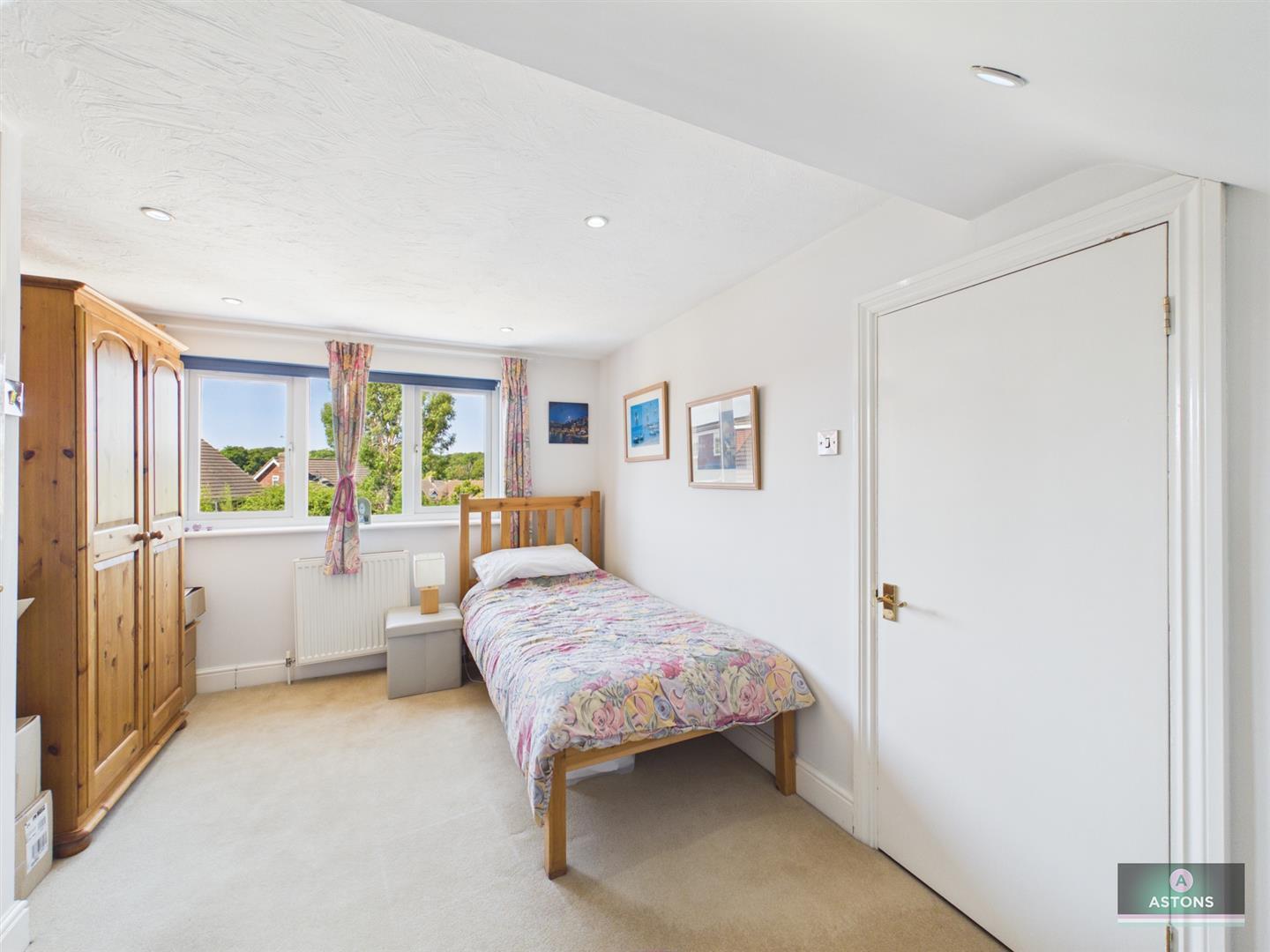 Moorland Road, Maidenbower Image 26