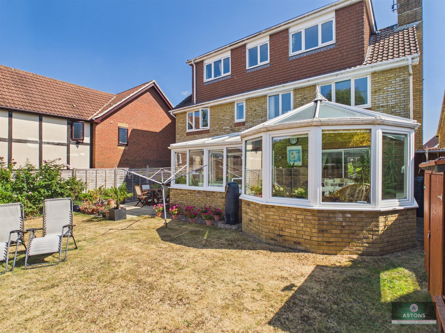 Moorland Road, Maidenbower Image 31