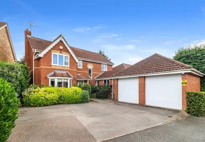Cardiff Way, Abbots Langley, WD5