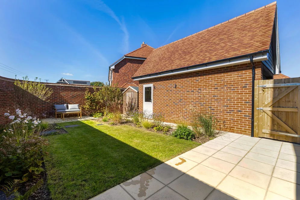 Chapel Road, Barns Green, RH13 photo 18