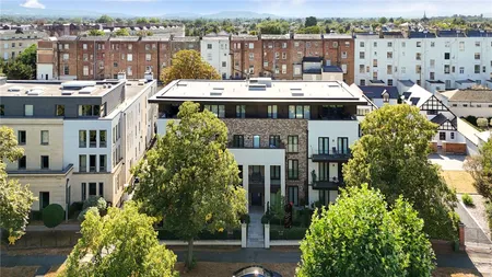 Parabola Road, Cheltenham, GL50