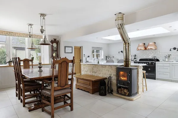 Station Road, Shipton-under-Wychwood, OX7 photo 3