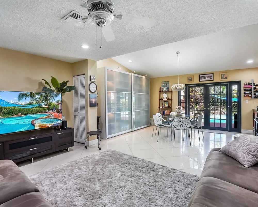 11723 SW 95th Terrace, Miami, FL 33186