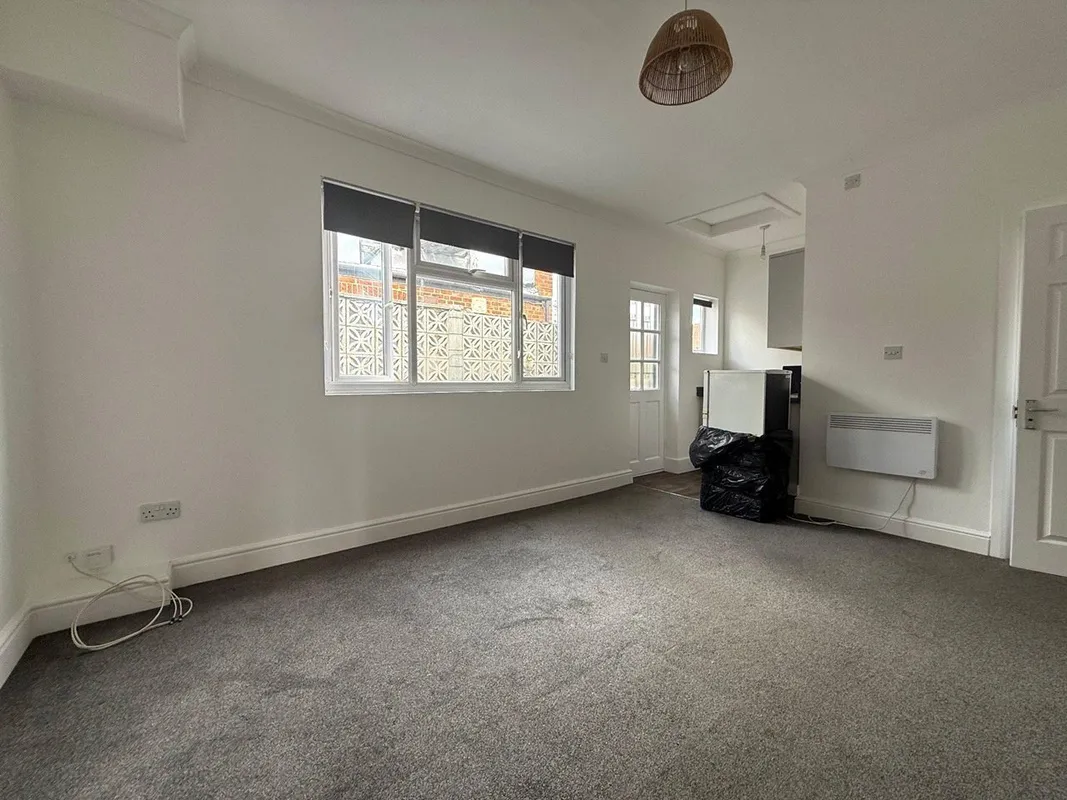 406A Downham Way, London, BR1
