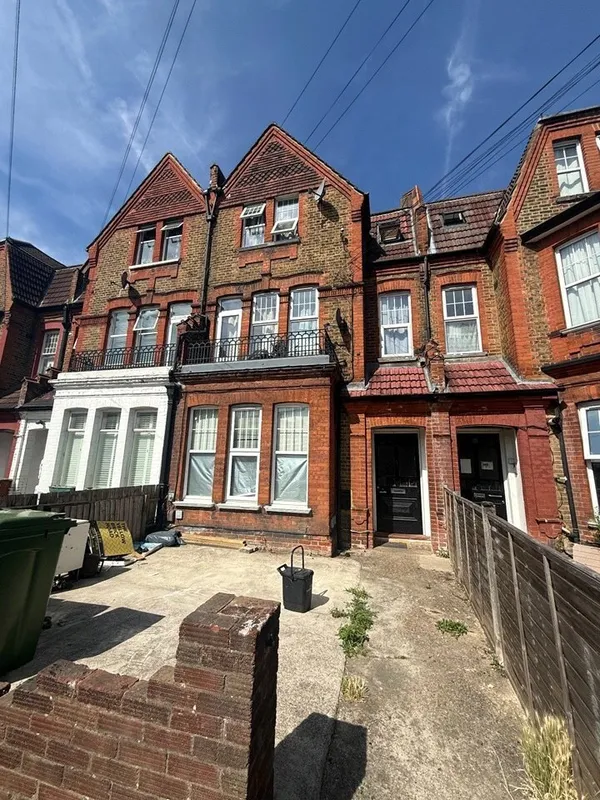 5 Ashlake Road, London, SW16
