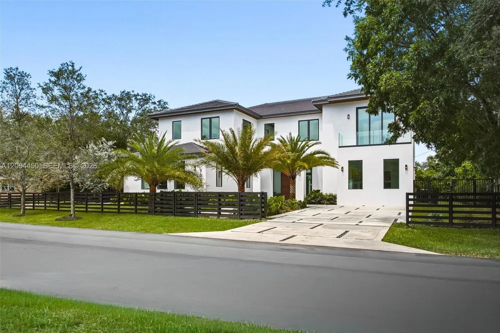 9840 SW 73rd Ct, Pinecrest, FL 33156