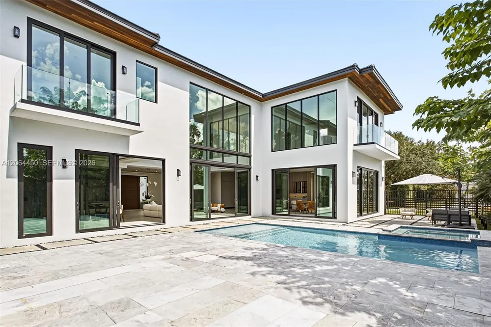 9840 SW 73rd Ct, Pinecrest, FL 33156