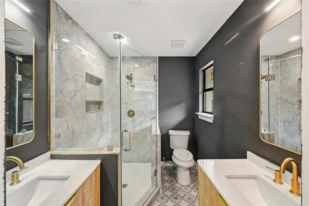 5322 Briarbend Dr, Houston, TX 77096