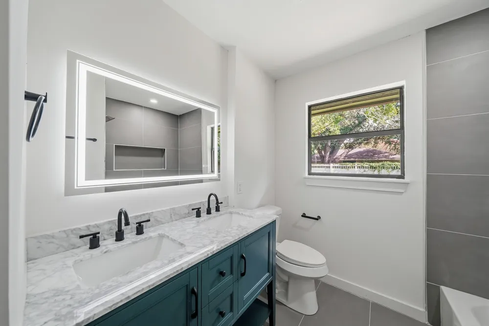 5322 Briarbend Dr, Houston, TX 77096