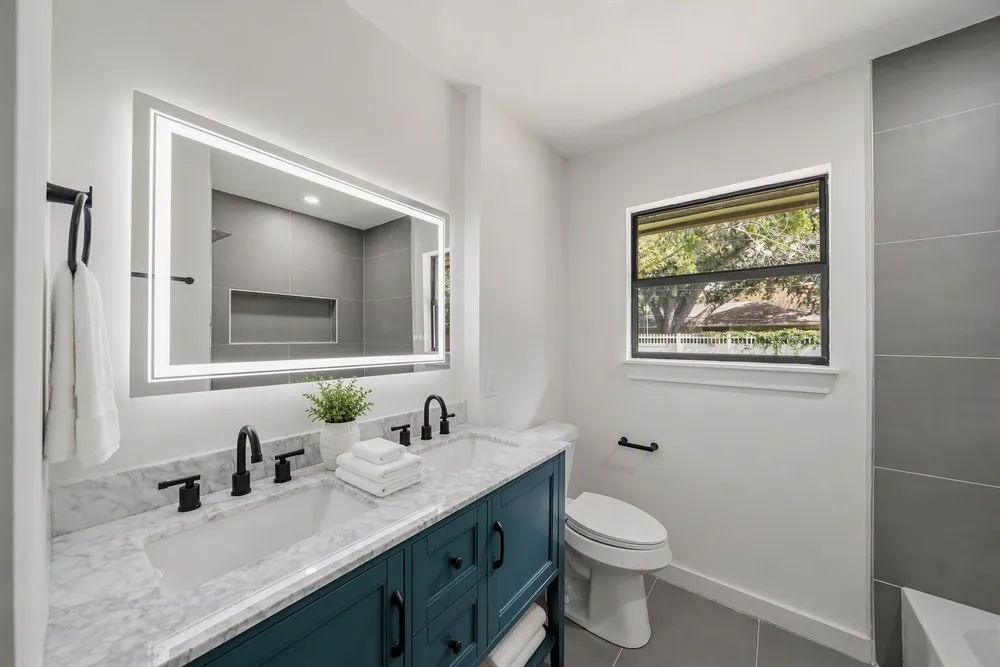 5322 Briarbend Dr, Houston, TX 77096