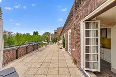 Scott Avenue, London