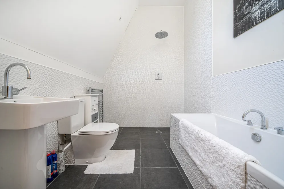 Orchard Close, Almondsbury, BS32 photo 9