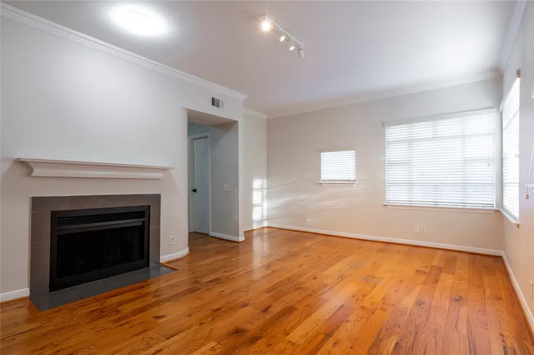 4004 Montrose Blvd, Houston, TX 77006