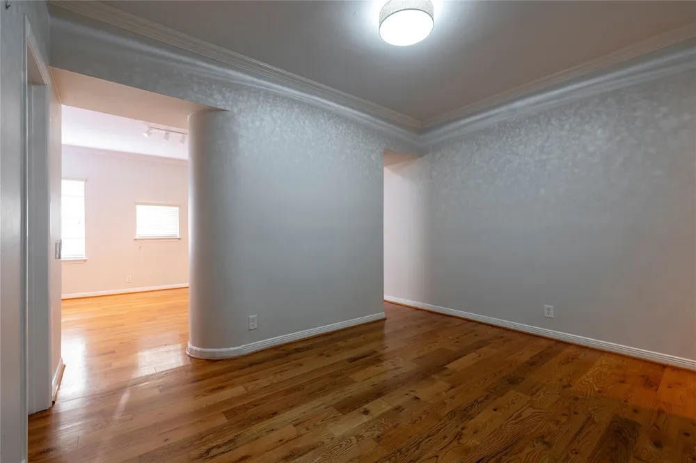 4004 Montrose Blvd, Houston, TX 77006