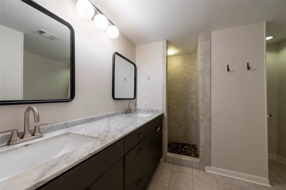 4004 Montrose Blvd, Houston, TX 77006