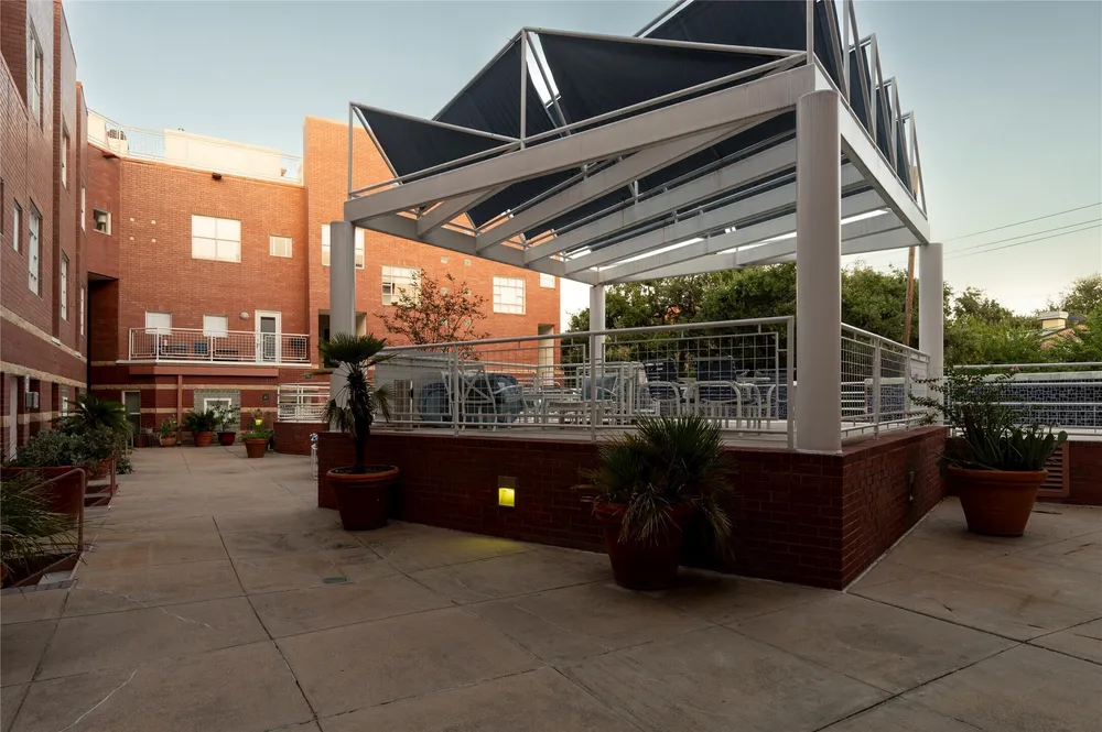 4004 Montrose Blvd, Houston, TX 77006