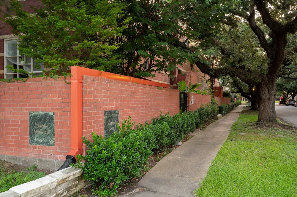 4004 Montrose Blvd, Houston, TX 77006