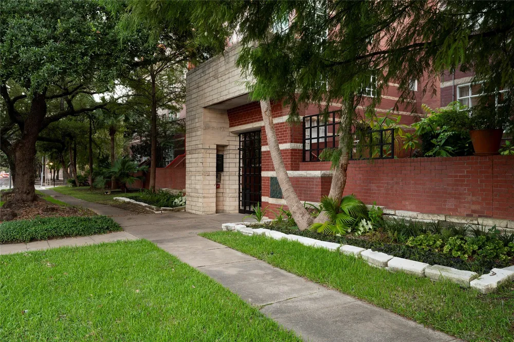 4004 Montrose Blvd, Houston, TX 77006