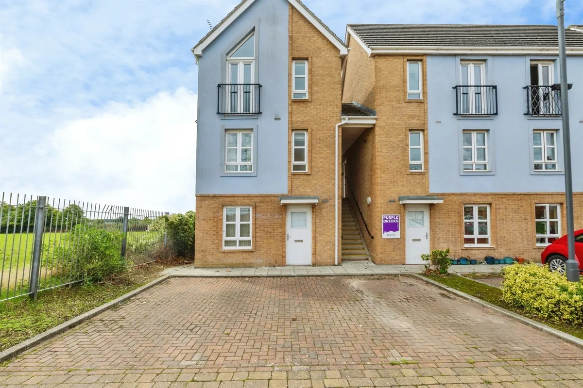 Pitcairn Avenue, LINCOLN