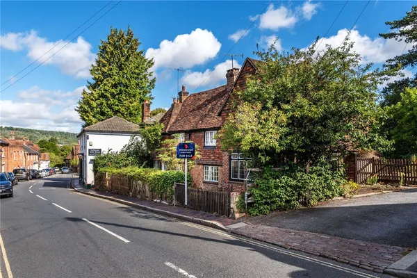 High Street, Limpsfield, RH8 photo 8