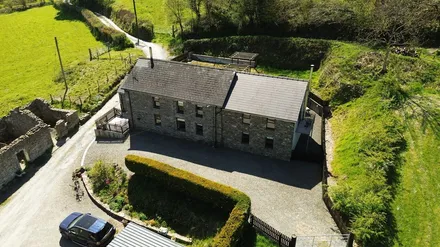 Drefach, Llanybydder, SA40