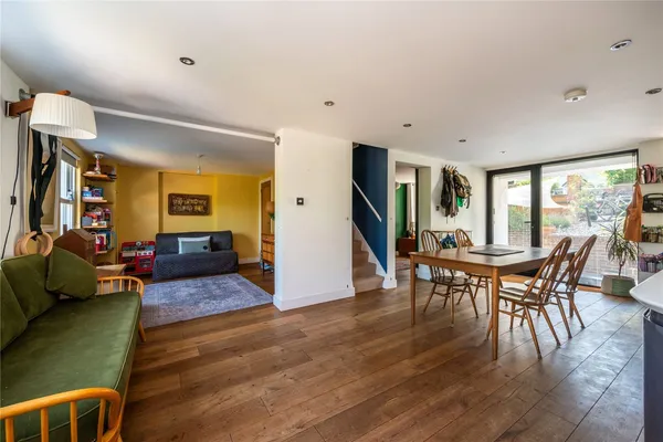 Harrow Road West, Dorking, RH4 photo 9